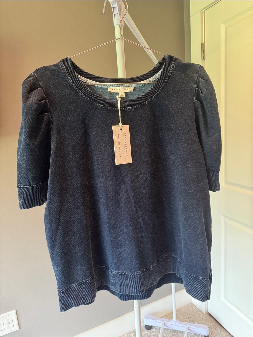 Jane and Delancey Black Short-Sleeve Puff Shoulder Top - Picture 1 of 4